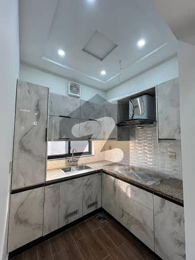 ڈی ایچ اے 11 رہبر لاہور میں 3 کمروں کا 5 مرلہ مکان 1.0 لاکھ میں کرایہ پر دستیاب ہے۔