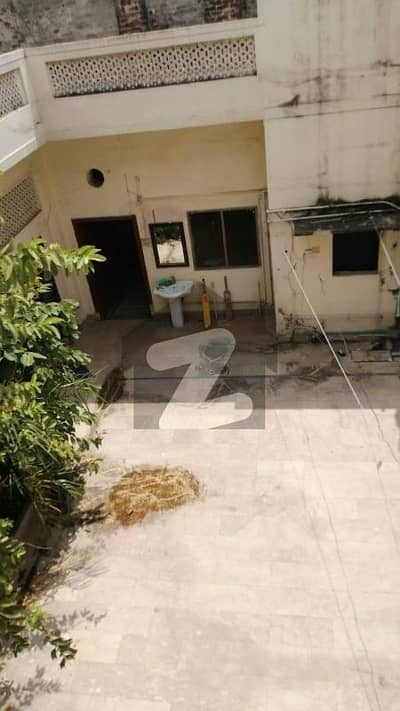 ایبٹ روڈ سیالکوٹ میں 4 کمروں کا 5 مرلہ مکان 1.55 کروڑ میں برائے فروخت۔