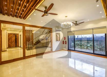 5 Bed 1 Kanal Prime Location House For Rent In DHA Phase 6 Lahore.