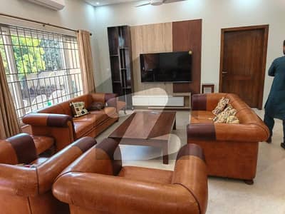 Beautiful House In F7