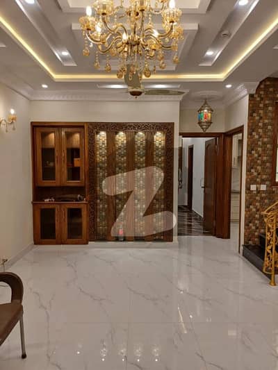 ڈی ایچ اے 9 ٹاؤن ڈیفنس (ڈی ایچ اے),لاہور میں 3 کمروں کا 5 مرلہ مکان 70.0 ہزار میں کرایہ پر دستیاب ہے۔