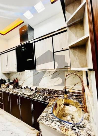 ڈی ایچ اے 9 ٹاؤن ڈیفنس (ڈی ایچ اے),لاہور میں 3 کمروں کا 5 مرلہ مکان 86.0 ہزار میں کرایہ پر دستیاب ہے۔