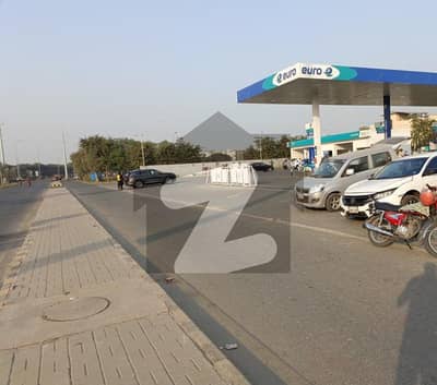 05 Marla Corner & Back of Main Road Plot D Block 9 Town DHA Lahore