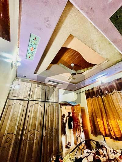 1Room Furnished For Rent in Sabzazar scheme Near To Orange Train Station Fori Rabta keray students and Job Holders