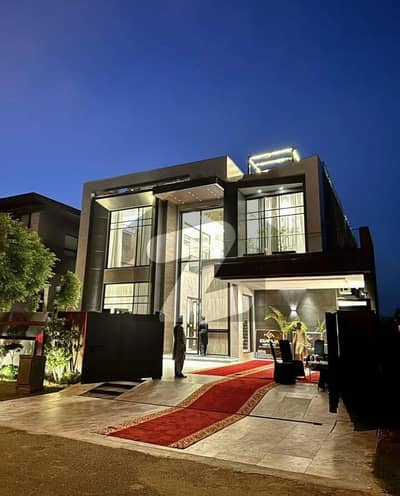 ڈی ایچ اے فیز 7 ڈیفنس (ڈی ایچ اے),لاہور میں 5 کمروں کا 1 کنال مکان 2.9 لاکھ میں کرایہ پر دستیاب ہے۔