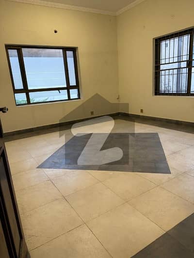 ماڈل ٹاؤن لاہور میں 3 کمروں کا 1 کنال بالائی پورشن 1.6 لاکھ میں کرایہ پر دستیاب ہے۔