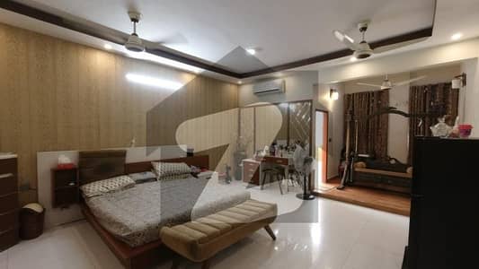 گلشن اقبال - بلاک 13-ڈی2 گلشنِ اقبال,گلشنِ اقبال ٹاؤن,کراچی میں 4 کمروں کا 8 مرلہ مکان 5.5 کروڑ میں برائے فروخت۔