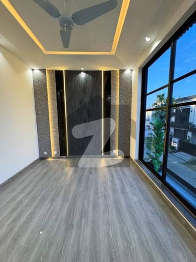 پارک ویو سٹی لاہور میں 4 کمروں کا 5 مرلہ مکان 1.5 کروڑ میں برائے فروخت۔