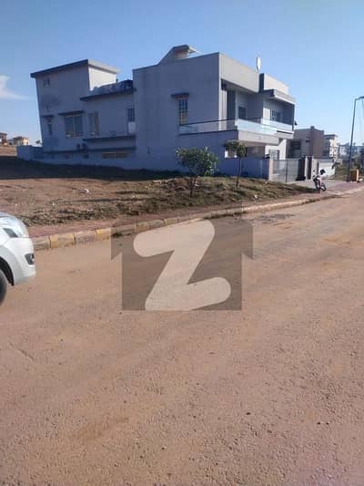 بحریہ ٹاؤن فیز 8 ۔ بلاک پی بحریہ ٹاؤن فیز 8,بحریہ ٹاؤن راولپنڈی,راولپنڈی میں 1 کنال رہائشی پلاٹ 1.5 کروڑ میں برائے فروخت۔