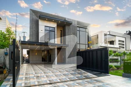 ڈی ایچ اے فیز 8 سابقہ ایئر ایوینیو ڈی ایچ اے فیز 8,ڈی ایچ اے ڈیفینس,لاہور میں 4 کمروں کا 10 مرلہ مکان 5.25 کروڑ میں برائے فروخت۔