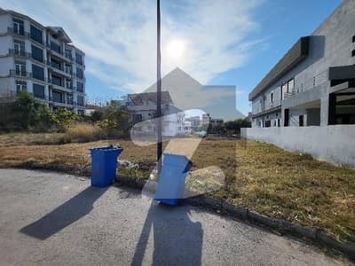 DEAD END CORNER PLOT AVAILABLE FOR SALE OF PRIME LOCATION