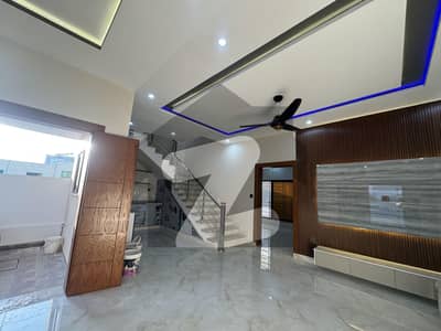 بحریہ انکلیو - سیکٹر ایچ بحریہ انکلیو,بحریہ ٹاؤن,اسلام آباد میں 3 کمروں کا 5 مرلہ مکان 2.6 کروڑ میں برائے فروخت۔