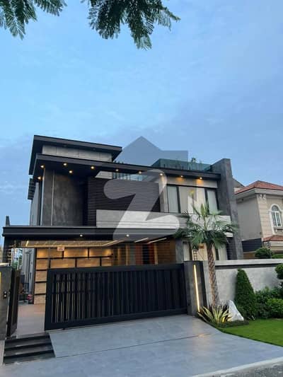 ڈی ایچ اے فیز 6 ڈیفنس (ڈی ایچ اے),لاہور میں 5 کمروں کا 1 کنال مکان 4.2 لاکھ میں کرایہ پر دستیاب ہے۔