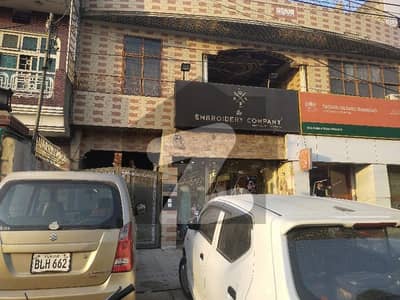 گلشنِ راوی لاہور میں 7 مرلہ دکان 6.0 لاکھ میں کرایہ پر دستیاب ہے۔