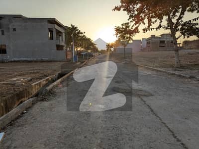 Prime location 1 Kanal Level Plot 40 Series | Block P, Gulberg Residencia