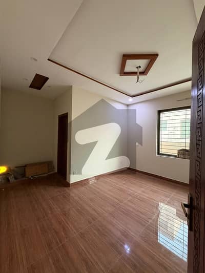 WAPDA TOWN 10 MARLA USED BUTT GOOD CONDITION HOUSE IS AVAILABLE FOR SALE