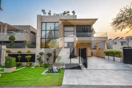 ڈی ایچ اے فیز 5 ڈیفنس (ڈی ایچ اے),لاہور میں 5 کمروں کا 10 مرلہ مکان 5.25 کروڑ میں برائے فروخت۔