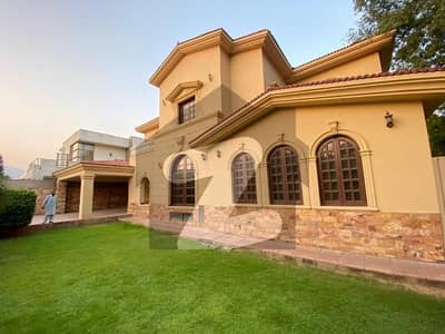 Beautiful Ultra Luxury 5 Bedroom House for Rent in F-10 Islamabad Prime VIP Location
