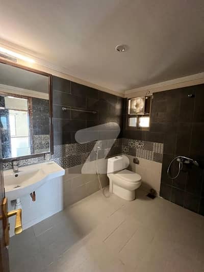 عسکری 5 ملیر کنٹونمنٹ,کینٹ,کراچی میں 3 کمروں کا 11 مرلہ فلیٹ 4.0 کروڑ میں برائے فروخت۔