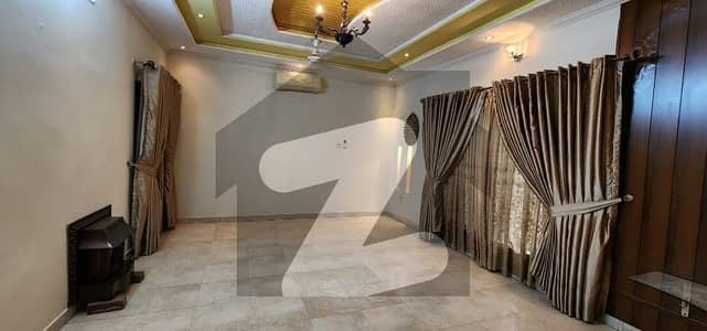 1 Kanal Commercial Building Available For Office Wapda Town Main Boulevard 8 Rooms Attached Bath Double Kitchen 1 Drawing Room 2 Dining Room 2 Big Halls Tile Flooring Beautiful Ceiling 27 Kva Generator Backup Air Conditioners 1 Geyser 3 Servant Quarters Huge Parking Space 6.5 Lac Demand