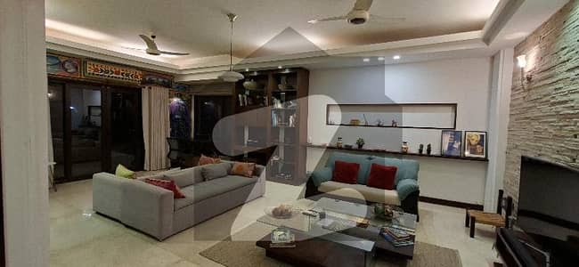 ڈی ایچ اے فیز 5 ڈی ایچ اے ڈیفینس,کراچی میں 7 کمروں کا 2 کنال مکان 38.5 کروڑ میں برائے فروخت۔