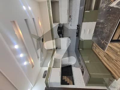 یونیورسٹی ٹاؤن اسلام آباد میں 5 کمروں کا 5 مرلہ مکان 1.99 کروڑ میں برائے فروخت۔