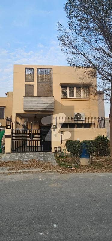 5 Marla Beautiful Bungalow for Sale in DHA 9 Town | 50ft Road