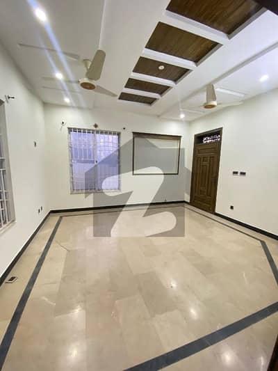 ڈی ۔ 12 اسلام آباد میں 3 کمروں کا 10 مرلہ زیریں پورشن 1.3 لاکھ میں کرایہ پر دستیاب ہے۔