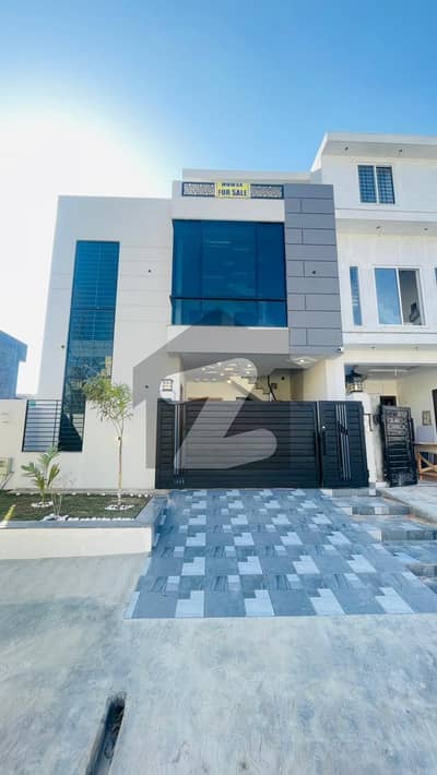 ایم پی سی ایچ ایس ۔ بلاک ایف ایم پی سی ایچ ایس ۔ ملٹی گارڈنز,بی ۔ 17,اسلام آباد میں 4 کمروں کا 5 مرلہ مکان 2.6 کروڑ میں برائے فروخت۔