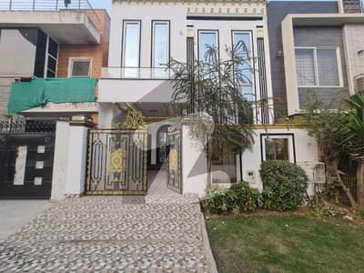 PARK FACING 5 MARLA SLIGHTLY USED WELL MAINTAINED HOUSE AVAILABLE FOR SALE IN ORCHARD 1 PARAGON CITY LAHORE