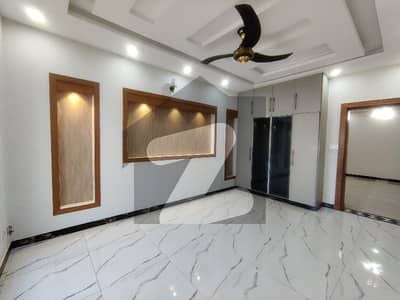 بحریہ ٹاؤن فیز 7 بحریہ ٹاؤن راولپنڈی,راولپنڈی میں 2 کمروں کا 14 مرلہ زیریں پورشن 1.2 لاکھ میں کرایہ پر دستیاب ہے۔ بحریہ ٹاؤن فیز 7 بحریہ ٹاؤن راولپنڈی,راولپنڈی میں 2 کمروں کا 14 مرلہ زیریں پورشن 1.2 لاکھ میں کرایہ پر دستیاب ہے۔