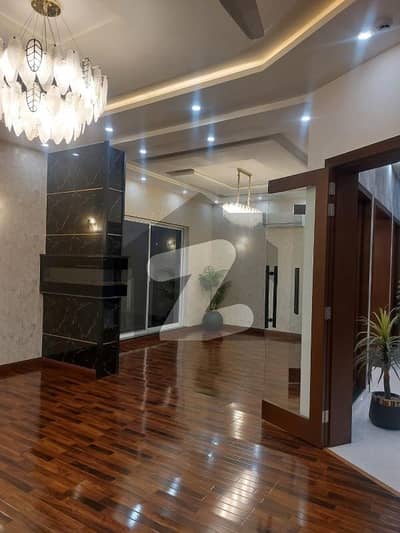 ڈی ایچ اے فیز 7 - بلاک وائے فیز 7,ڈیفنس (ڈی ایچ اے),لاہور میں 5 کمروں کا 1 کنال مکان 9.5 کروڑ میں برائے فروخت۔ ڈی ایچ اے فیز 7 - بلاک وائے فیز 7,ڈیفنس (ڈی ایچ اے),لاہور میں 5 کمروں کا 1 کنال مکان 9.5 کروڑ میں برائے فروخت۔