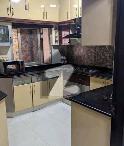 پی ای سی ایچ ایس بلاک 2 پی ای سی ایچ ایس,جمشید ٹاؤن,کراچی میں 4 کمروں کا 9 مرلہ فلیٹ 6.0 کروڑ میں برائے فروخت۔