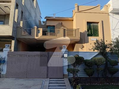 مرغزار آفیسرز کالونی لاہور میں 5 کمروں کا 10 مرلہ مکان 3.65 کروڑ میں برائے فروخت۔ مرغزار آفیسرز کالونی لاہور میں 5 کمروں کا 10 مرلہ مکان 3.65 کروڑ میں برائے فروخت۔