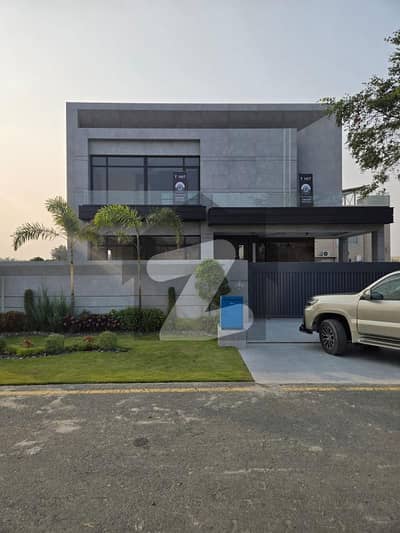 1 Kanal Brand New Modern Design Lavish House For Sale In DHA | For Discounted Price And Original Pictures Download The App "Signature Lands".