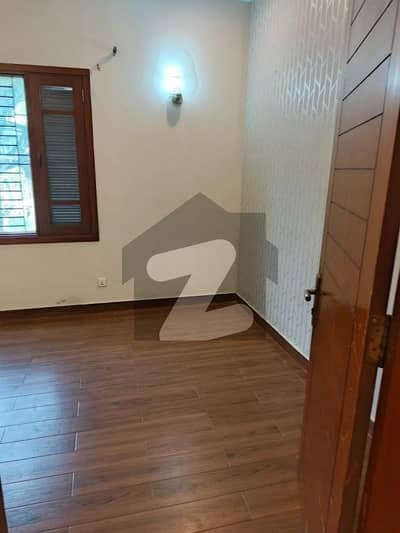 ڈی ایچ اے فیز 7 ایکسٹینشن ڈی ایچ اے ڈیفینس,کراچی میں 4 کمروں کا 5 مرلہ مکان 2.3 لاکھ میں کرایہ پر دستیاب ہے۔