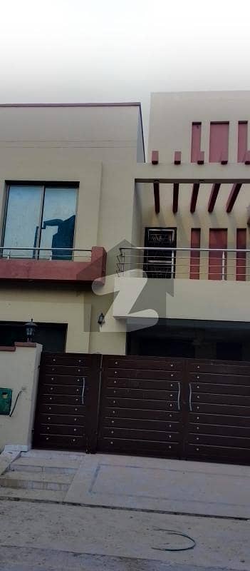 10 Marla Solid Construction Used House Available For Sale In Central Block With Gas