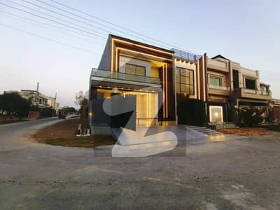 1 KANAL BRAND NEW CORNER HOUSE WITH MODERN ELEVATION AVAILABLE FOR SALE IN PRIME LOCATION OF IEP ENGINEERING TOWN