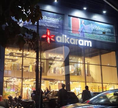 10 MARLA BUILDING AVAILABLE FOR RENT