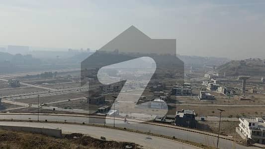 ڈی ایچ اے فیز 4 - اوورسیز سیکٹر ڈی ایچ اے ڈیفینس فیز 4,ڈی ایچ اے ڈیفینس,اسلام آباد میں 1 کنال رہائشی پلاٹ 3.5 کروڑ میں برائے فروخت۔