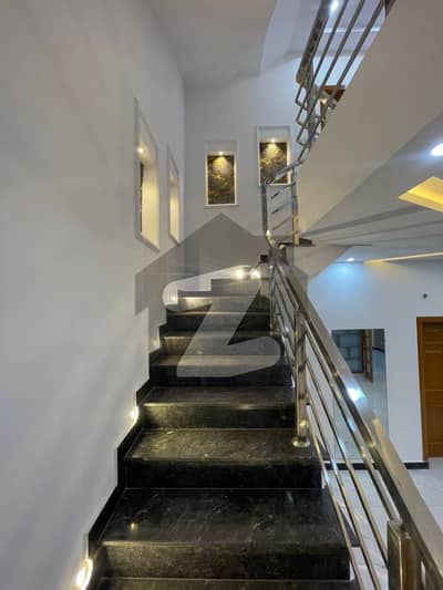 پارک ویو۔ بلاک ایچ پارک ویو سٹی,اسلام آباد میں 4 کمروں کا 5 مرلہ مکان 3.2 کروڑ میں برائے فروخت۔