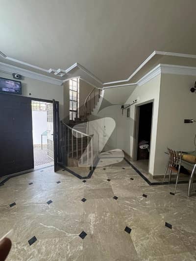 کلفٹن ۔ بلاک 2 کلفٹن,کراچی میں 4 کمروں کا 12 مرلہ مکان 3.0 لاکھ میں کرایہ پر دستیاب ہے۔