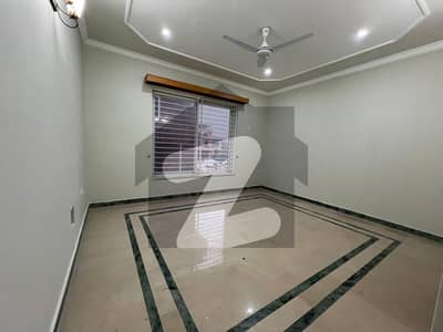 ای ۔ 11 اسلام آباد میں 3 کمروں کا 10 مرلہ بالائی پورشن 95.0 ہزار میں کرایہ پر دستیاب ہے۔