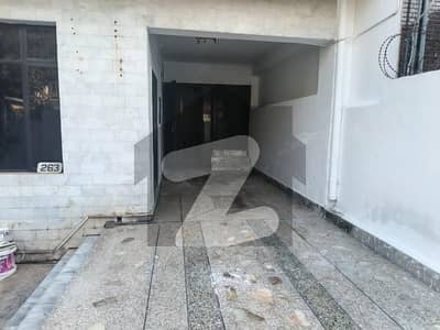 1 KANAL HOUSE INDEPENDENT SINGLE STORY 5 BED ATTACHED WASHROOM 6 SERVENT ROOM ATTACHED WASHROOM GORDON SEAVING POOL 6 CARE POUCHES ELECTRIC AND GAS MATER SAPRIT WATER BORING