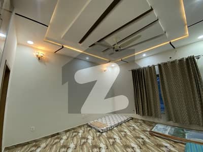 جی ۔ 13 اسلام آباد میں 3 کمروں کا 10 مرلہ بالائی پورشن 1.18 لاکھ میں کرایہ پر دستیاب ہے۔