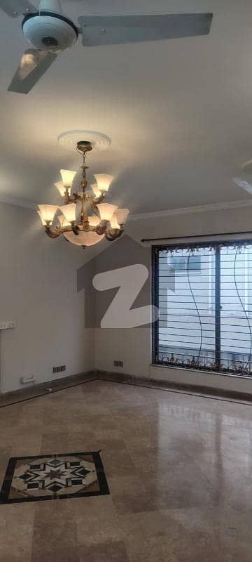 ڈی ایچ اے ڈیفینس فیز 2 ڈی ایچ اے ڈیفینس,اسلام آباد میں 4 کمروں کا 1 کنال مکان 1.15 لاکھ میں کرایہ پر دستیاب ہے۔