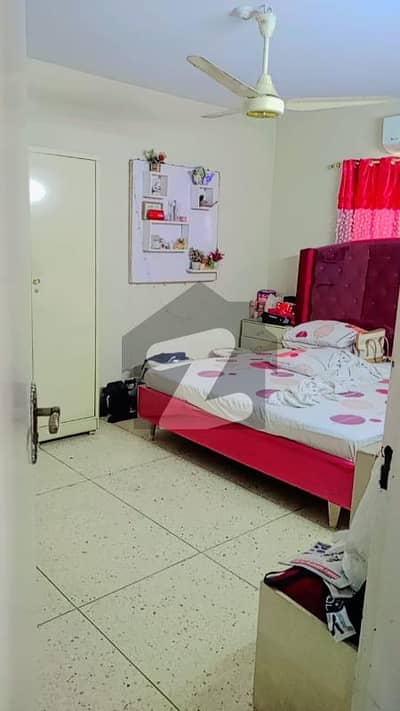 Investor Deal Lease Flat For Sale RUFI LAKE DRIVE Johar Block 18 4bed DD Flat For Sale