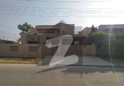 4 Beds 1 Kanal Ideal Location House For Rent In Sector B Askari 11 Lahore.