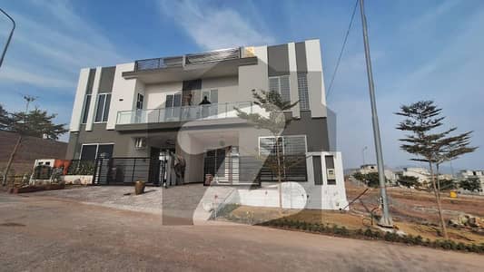 پارک ویو سٹی اسلام آباد میں 4 کمروں کا 5 مرلہ مکان 3.7 کروڑ میں برائے فروخت۔