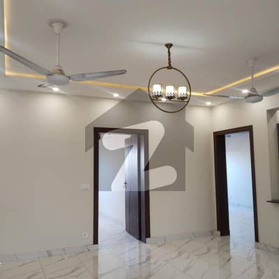 جی ۔ 16 اسلام آباد میں 5 کمروں کا 7 مرلہ مکان 1.3 لاکھ میں کرایہ پر دستیاب ہے۔